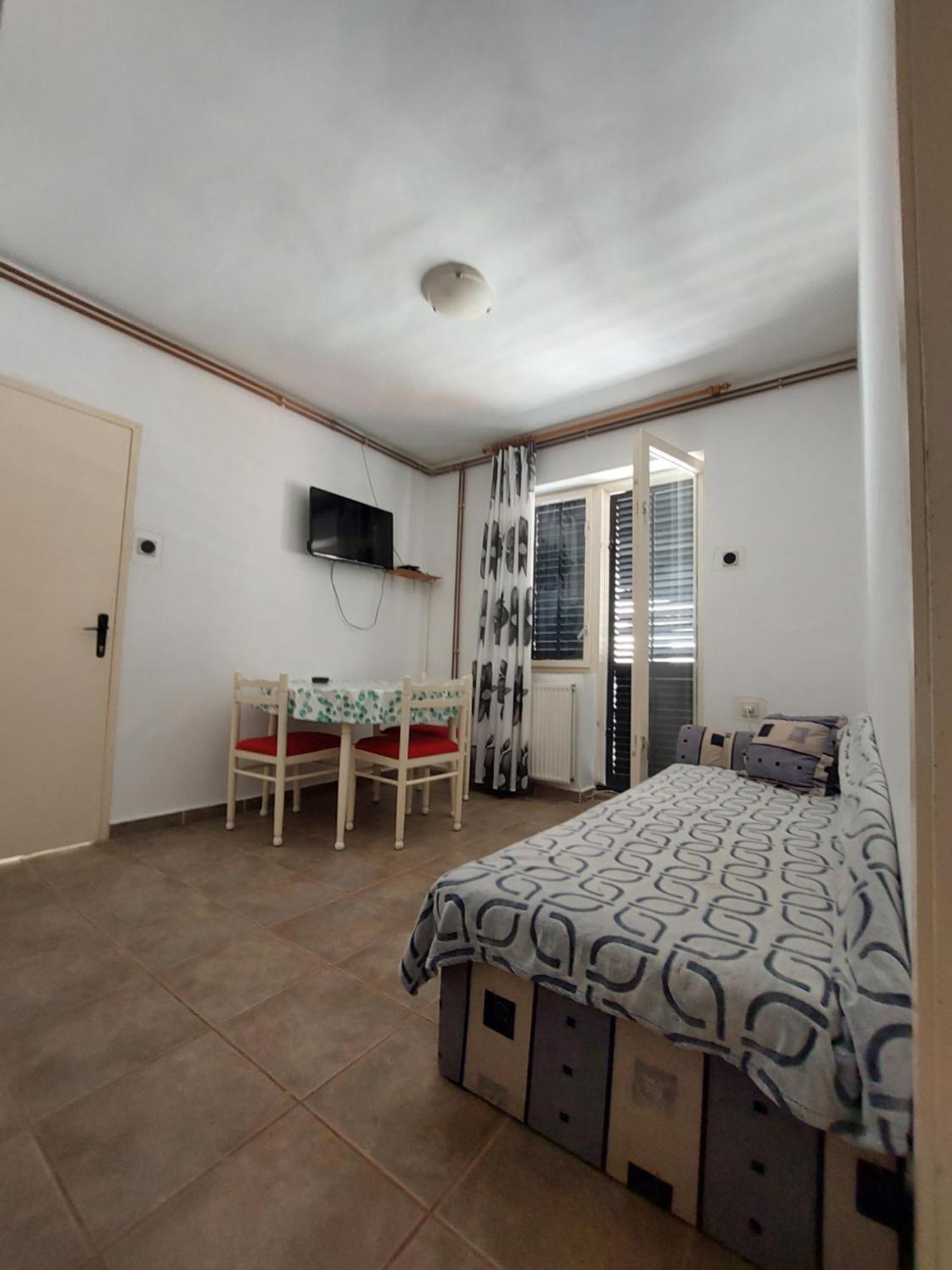 Apartments Drazica Krk Town Habitación foto